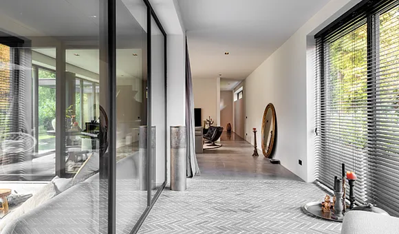 Huis met moderne inrichting en met kunststof kozijnen - voorbeelden kozijnen