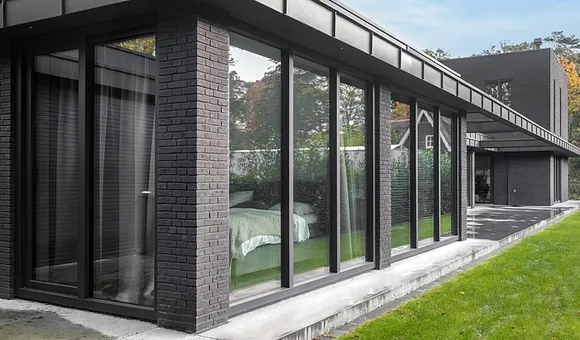 Woontrends 2024 kozijnen ramen en deuren: kleuren, duurzaamheid, huis en tuin samen