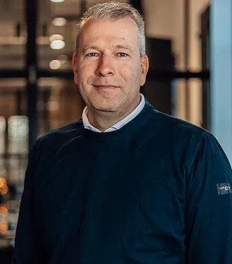 Portretfoto Mark Frenken Verkoopadviseur Buitendienst Benitech Kozijnen