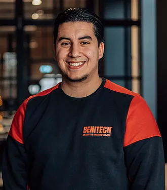 Portretfoto Sander lo Piccolo Allround Magazijnmedewerker Benitech Kozijnen