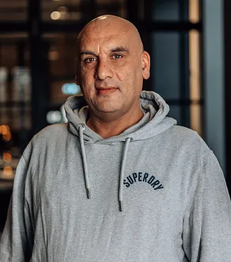Portretfoto Ricardo Klaassen 1e Monteur Benitech Kozijnen