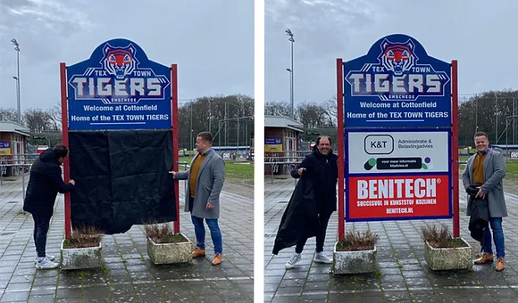 Onthulling entree sponsorbord Benitech Kozijnen bij Tex Town Tigers