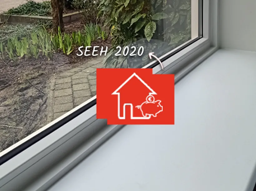 Kunststof kozijn met icon subsidie isolatie huis en tekst SEEH 2020