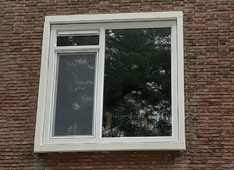 Buitengevel met kunststof kozijn