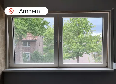 Kunststof kozijn binnen met twee draaikiepramen