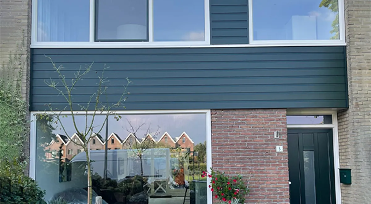 Voorgevel woning Breda met kunststof kozijnen, ramen en deuren