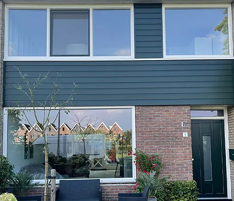 Voorgevel woning Breda met kunststof kozijnen, ramen en deuren