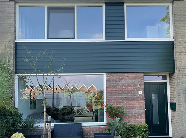 Voorgevel woning Breda met kunststof kozijnen, ramen en deuren