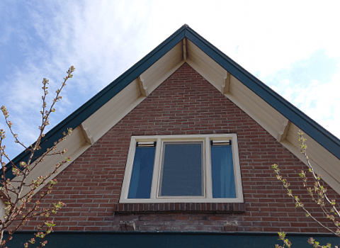 Kunststof kozijn ivoorkleur gevel woning