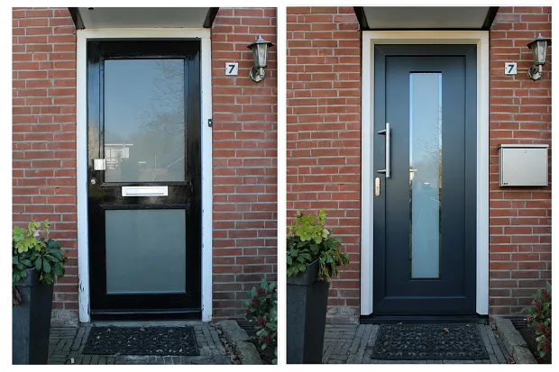 Voor en na foto van oude houten voordeur zwart en nieuwe kunststof voordeur antracietgrijs