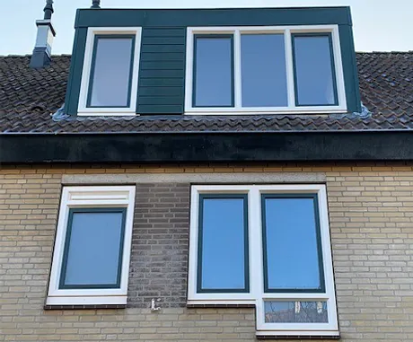 Bovenverdieping woning met kunststof kozijnen en kunststof dakkapel