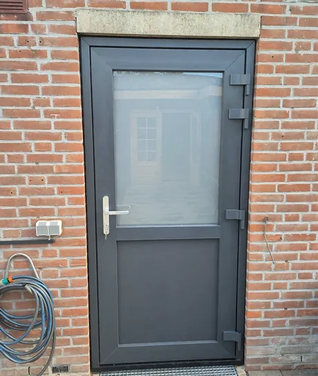 Antracietgrijze kunststof schuurdeur