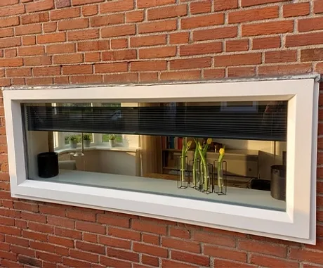 Breed en smal wit kunststof kozijn gevel woning Haaksbergen